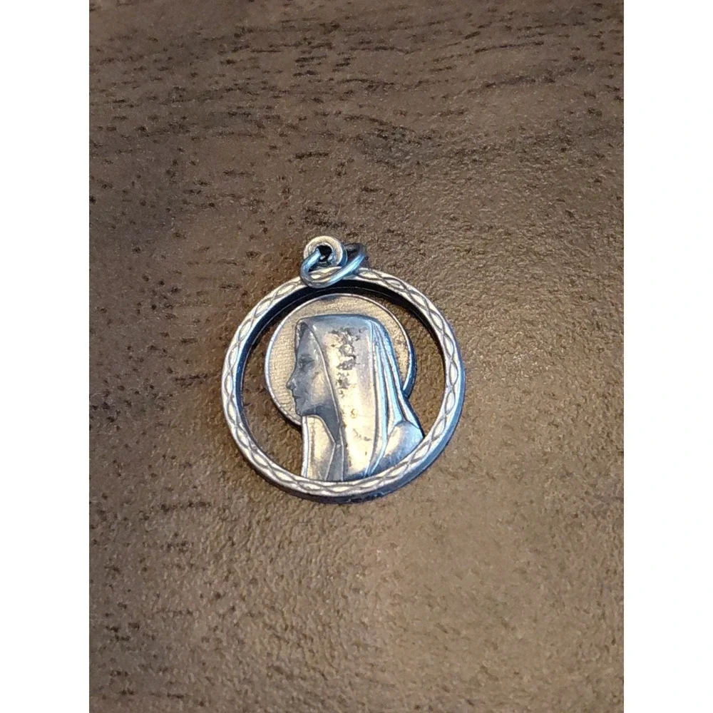 Silver‎ Catholic Virgin Mary Round Disc Charm Pendant